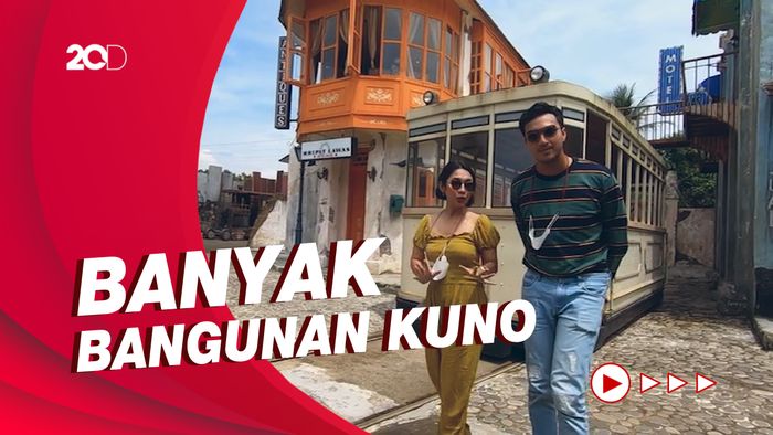 Celebrity on Vacation: Jelajah Set Syuting Film di Studio Alam Gamplong