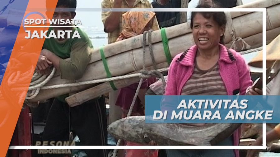 Aktivitas Kapal Nelayan di Pelabuhan Muara Angke Jakarta
