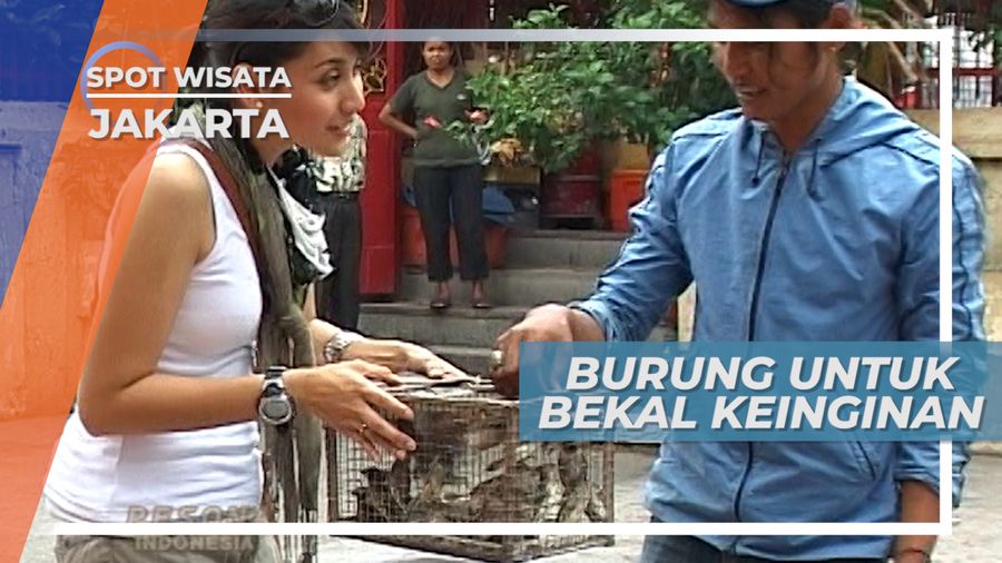 Burung untuk Bekal Keinginan di Area Vihara Budi Dharma, Jakarta