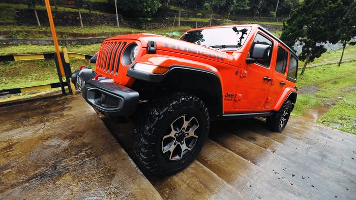 Menjajal Jeep Wrangler Rubicon di On Road dan Off Road