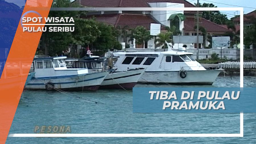 Sandar Di Dermaga Pulau Pramuka Kepulauan Seribu
