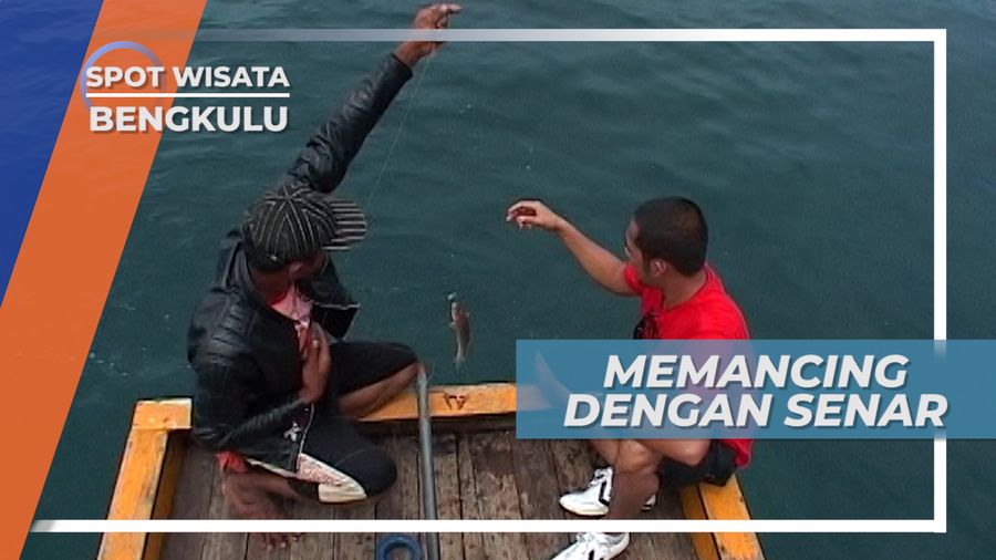 Senar, Alat Sederhana Tapi Manjur Untuk Memancing Ikan di Pulau Tikus, Bengkulu