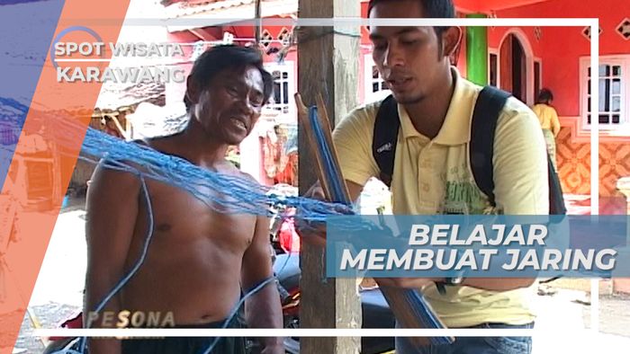 Membuat Jaring, Keseharian Nelayan Desa Ciparage, Karawang