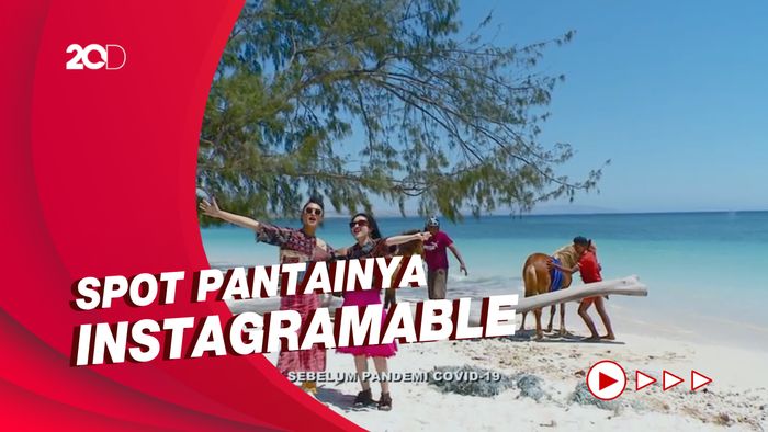 Celebrity on Vacation: Berkuda Keliling Pantai di Sumba Timur