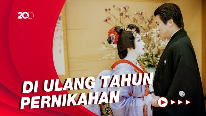 Bikin Pangling! Syahrini Dandan ala Geisha