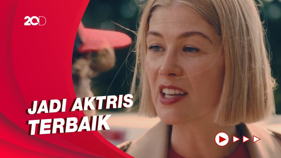 Penampilan Gemilang Rosamund Pike Diganjar Piala Golden Globes