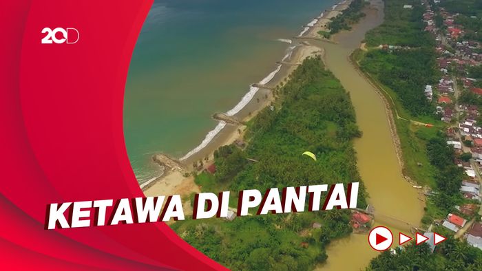 Celebrity on Vacation: Tantangan Naik ATV di Pantai Air Manis