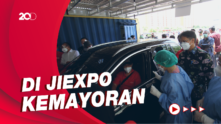 Layanan Vaksinasi COVID-19 Drive Thru untuk Lansia Resmi Beroperasi