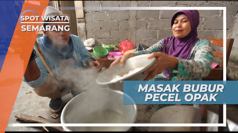 Memasak Bubur Pecel Opak Semarang