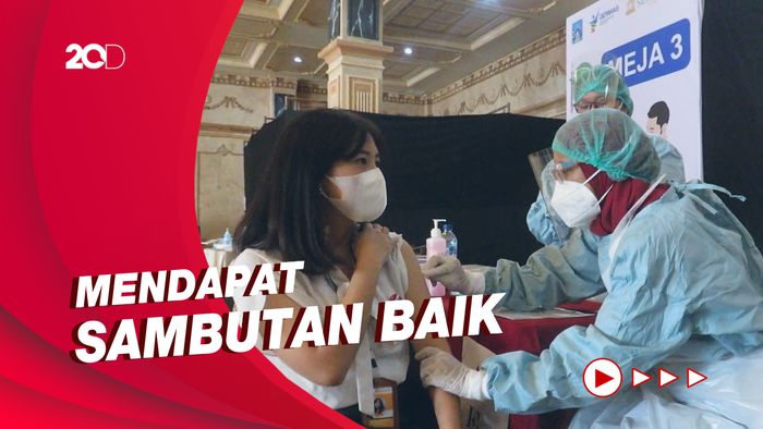 Ratusan Karyawan Mal di Yogyakarta Dapatkan Vaksinasi Corona