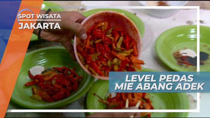 Berkeringat Deras Menikmati Mie Pedas, Jakarta