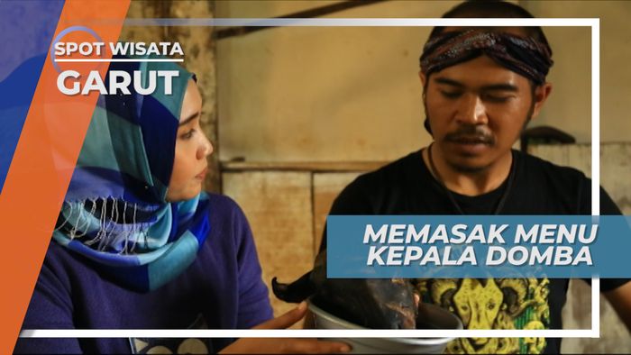 Memasak Gulai Kepala Domba, Kuliner Khas Favorit Masyarakat Garut