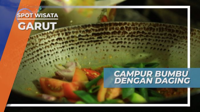 Memasak Oseng Daging Domba, Garut