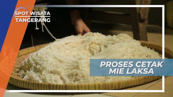 Beginilah Proses Cetak Adonan Mie Laksa Tangerang