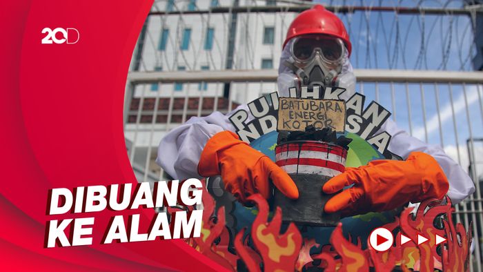 Alasan Walhi Tolak Limbah Batu Bara dan Sawit Dihapus dari Kategori Bahaya