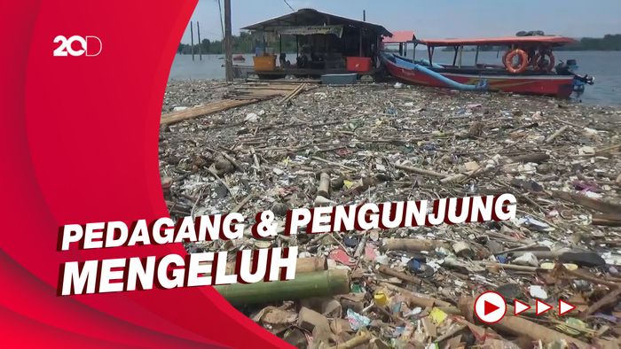 Jorok! Pesisir Waduk Jatigede Dipenuhi Lautan Sampah