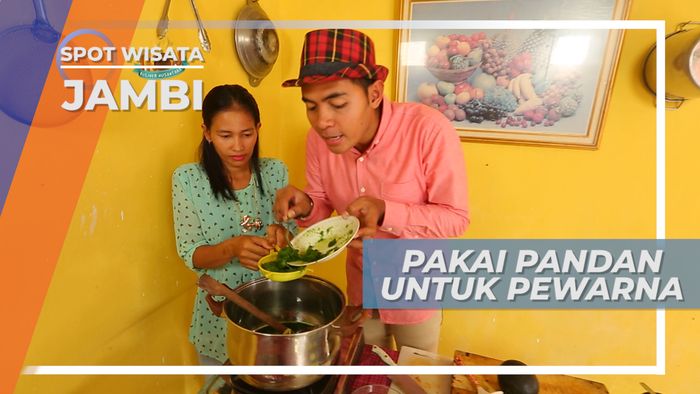 Daun Pandan Pewarna Alami Kue Padamaran, Kudapan Andalan Jambi
