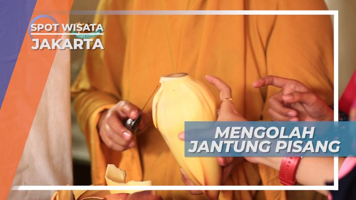 Mengolah Jantung Pisang, Tapi Jangan Curhat, Kuliner Betawi