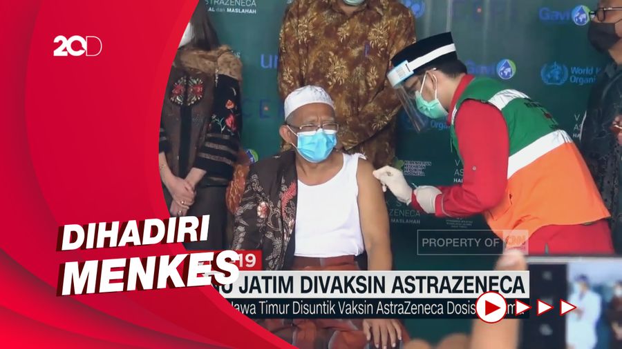 Momen Kiai NU di Jawa Timur Divaksin AstraZeneca