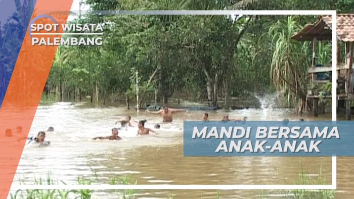 Bermain dan Bercanda Ria Bersama Anak-anak Sungai Musi Palembang