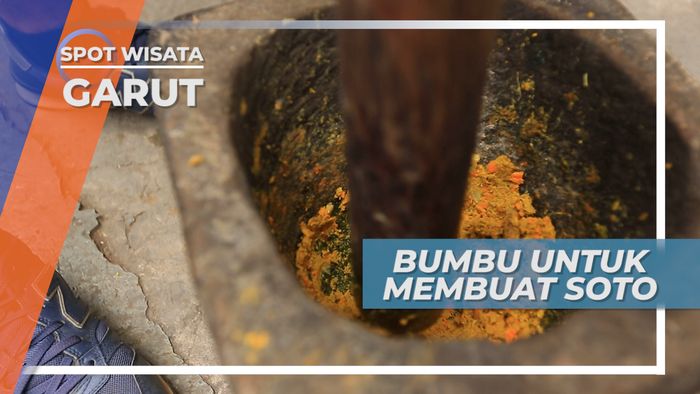 Menghaluskan Bumbu Soto Daging Dengan Cara Ditumbuk, Garut