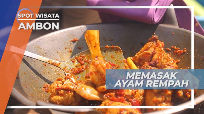 Ayam Rempah Ambon di Tepi Pantai Liang Salahutu, Maluku Tengah
