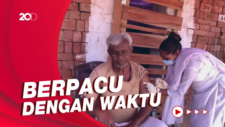 Lonjakan Kasus COVID-19, India Lakukan Vaksinasi di Desa Terpencil