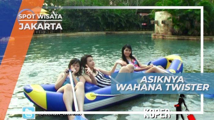 Wahana Air Luncur Ban di Pantai Indah Kapuk Jakarta