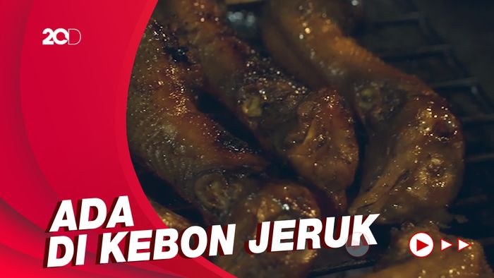 Bikin Laper: Makan Angkringan Nasi Bakar dan Berbagai Sate