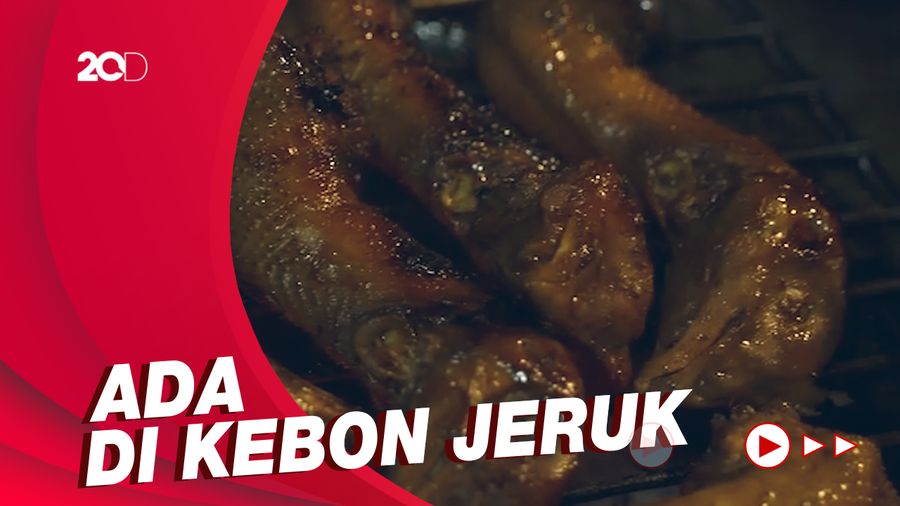 Bikin Laper: Makan Angkringan Nasi Bakar dan Berbagai Sate