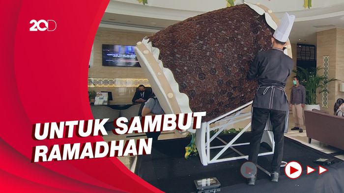 Unik! Ada Replika Bedug Berlapis Ribuan Kembang Goyang