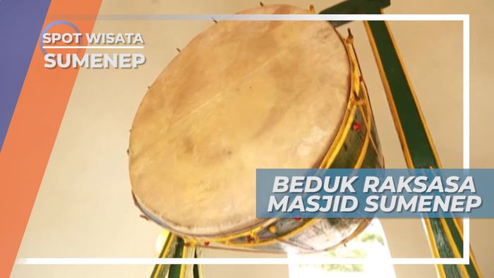 Beduk Raksasa Masjid Jami Sumenep Jawa Timur