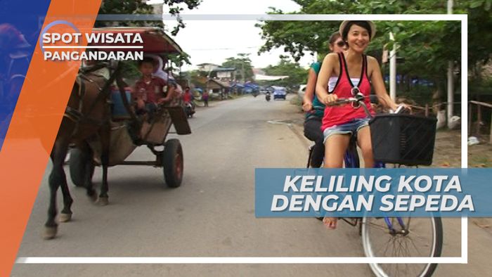 Bersepeda di Pinggir Pantai Menikmati Keindahan Alam Pangandaran, Jawa Barat