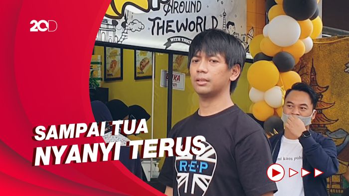 Berbisnis Tak Membuat Rian DMasiv Pensiun Bermusik