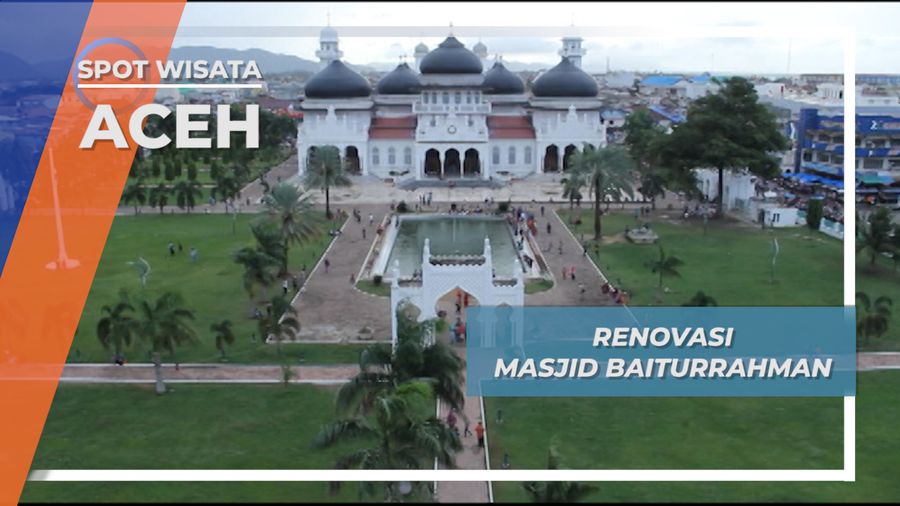 Puncak Renovasi Masjid Baiturrahman Banda Aceh Pada Tahun 90an