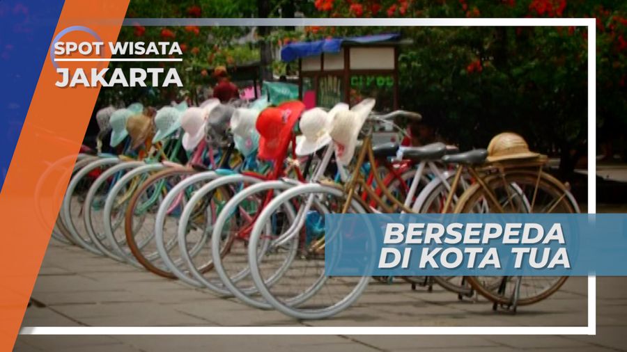 Warna-warni Sepeda di Kota Tua Jakarta