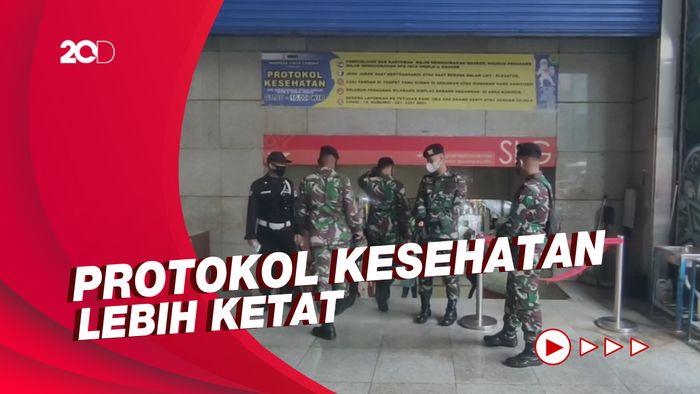 Aparat Berjaga, Pasar Tanah Abang Tak Seramai Kemarin 