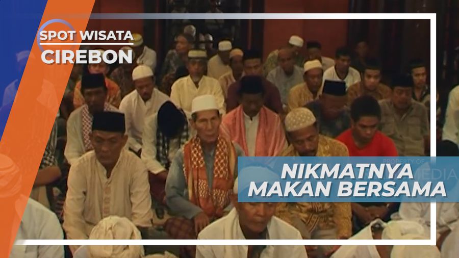 Nikmatnya Makan Bersama Pengurus Masjid Sang Cipta Rasa, Cirebon