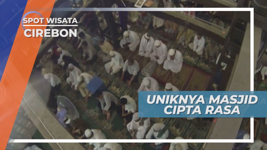 Uniknya Penunjuk Waktu Sholat Jumat di Masjid Sang Cipta Rasa, Cirebon