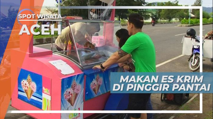 Es Krim Pantai Ulee Lheue Aceh