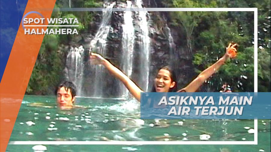 Berenang Di Bawah Air Terjun Kahatola, Menikmati Jernihnya Air Laut Halmahera