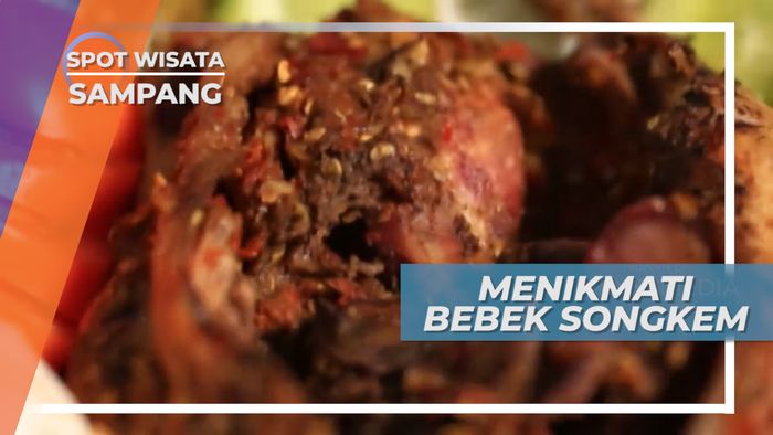 Mengukus Bebek Songkem Sampang Tanpa Air Namun Dalam Baluran Bumbu Andalan 