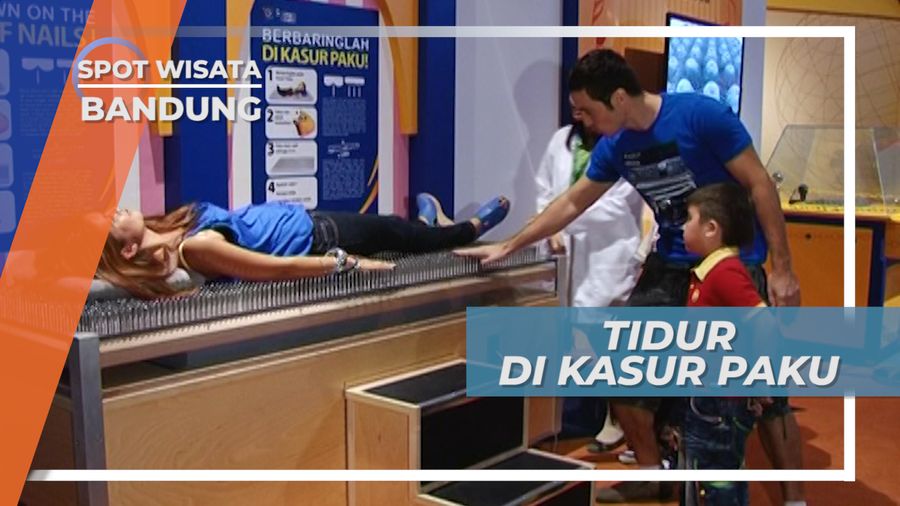 Tantangan Tidur di Kasur Paku, Science Center Trans Studio Bandung