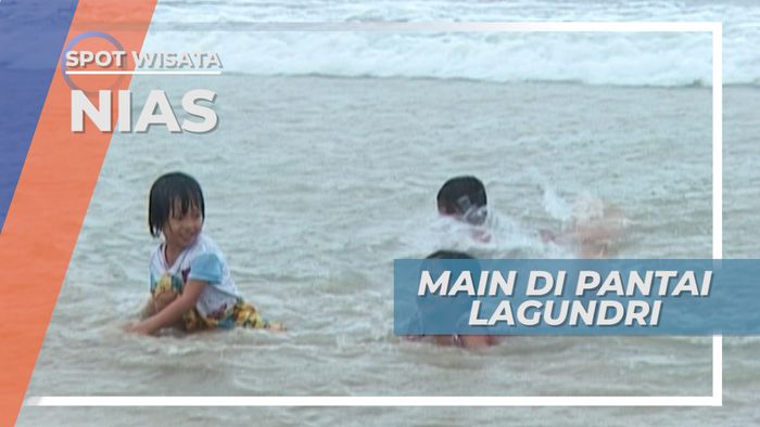 Bermain di Pantai Lagundri Nias Bersama Anak-anak yang Lucu