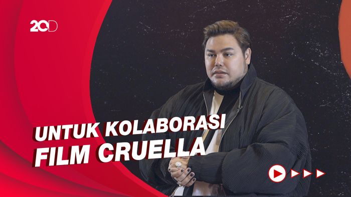 Sempat Ditawar Rp 100 Juta, Gaun Ivan Gunawan Kini Di-endorse Disney