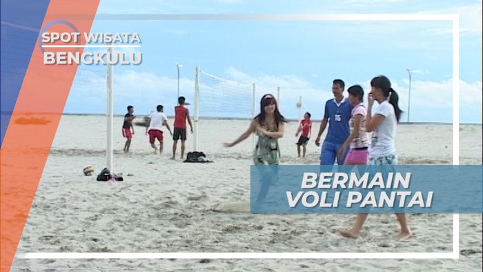 Adu Tangkas Bermain Voli di Pantai Panjang Bengkulu