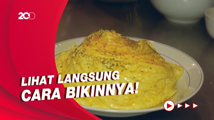 Bikin Laper: Melahap Telur Dadar Tornado di Warteg Kekinian