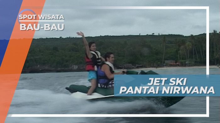 Menerjang Ombak Main Jet Ski di Pantai Nirwana Bau-bau