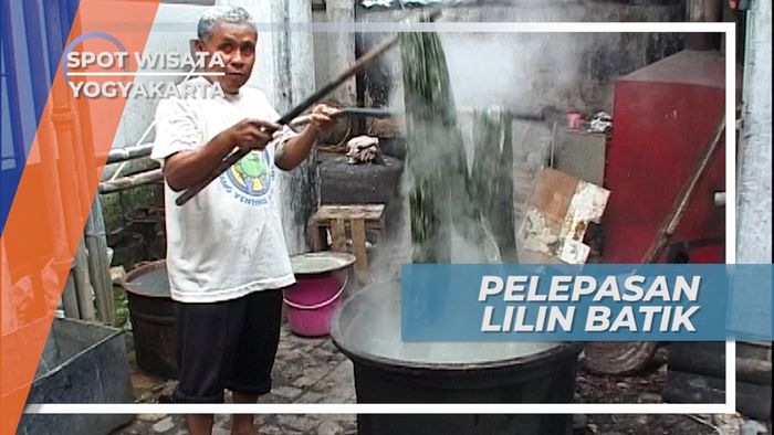 Pewarnaan dan Pelepasan Lilin Dalam Pembuatan Batik Jogja