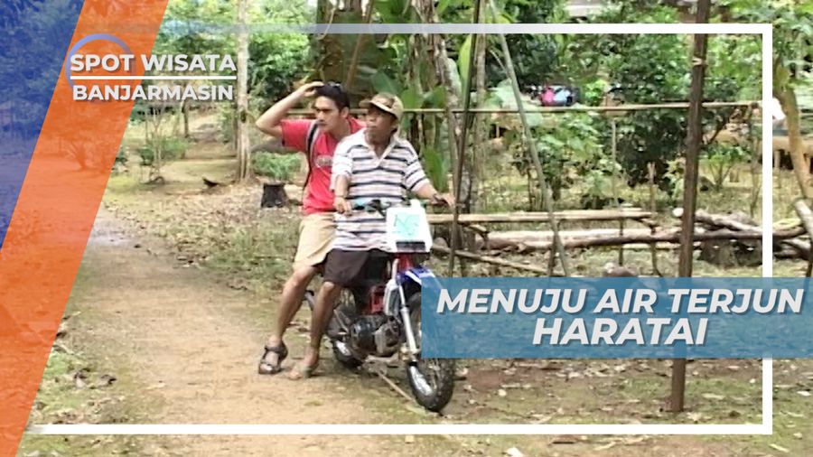 Menuju Pemukiman Penduduk Melewati Jembatan Kayu Kuno di Banjarmasin  